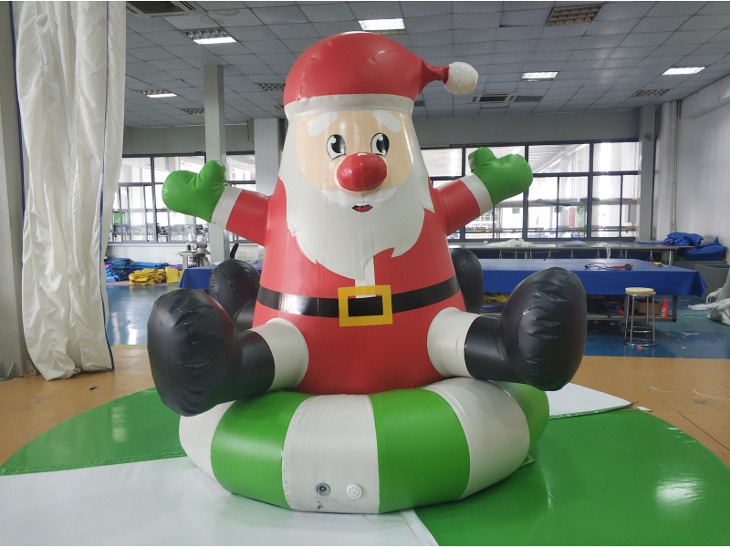 MANEGE GONFLABLE PERE NOEL